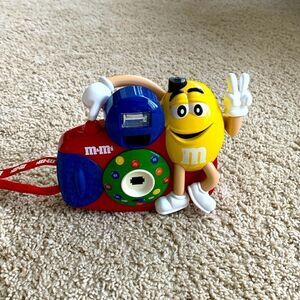 M&M 35mm Camera. In excellent condition‎ !! RARE !! Includes carrying strap!